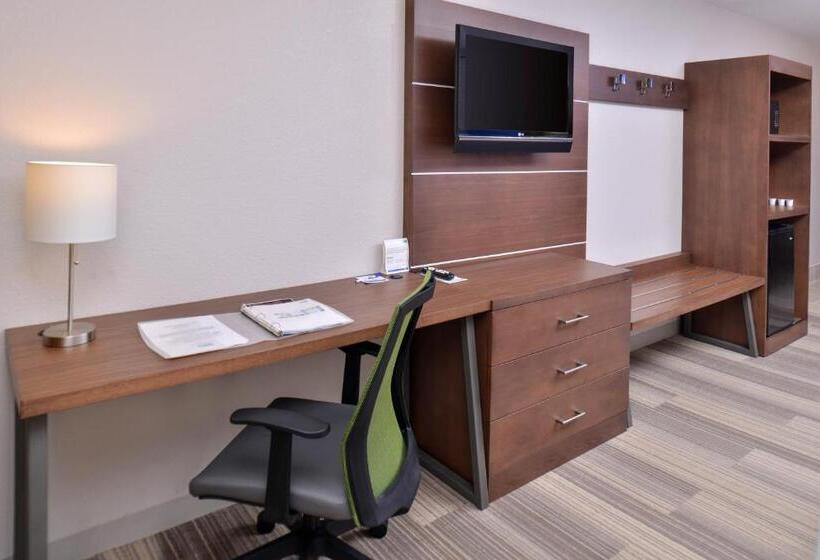 Люкс Адаптированный для Инвалидов, Holiday Inn Express And Suites Stevens Point By Ihg