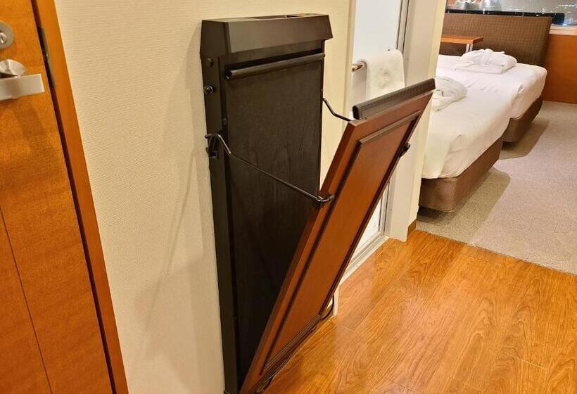 اتاق استاندارد یک نفره, Lotte City Hotel Kinshicho
