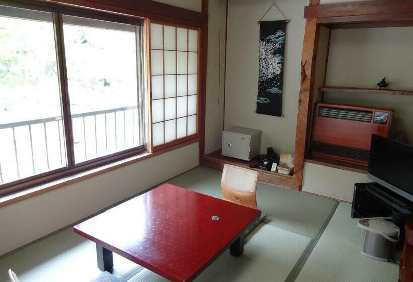 Номер Economy с общей ванной комнатой, Takaragawa Onsen Ousenkaku