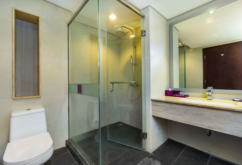 Полулюкс, Quest Hotel Kuta By Aston
