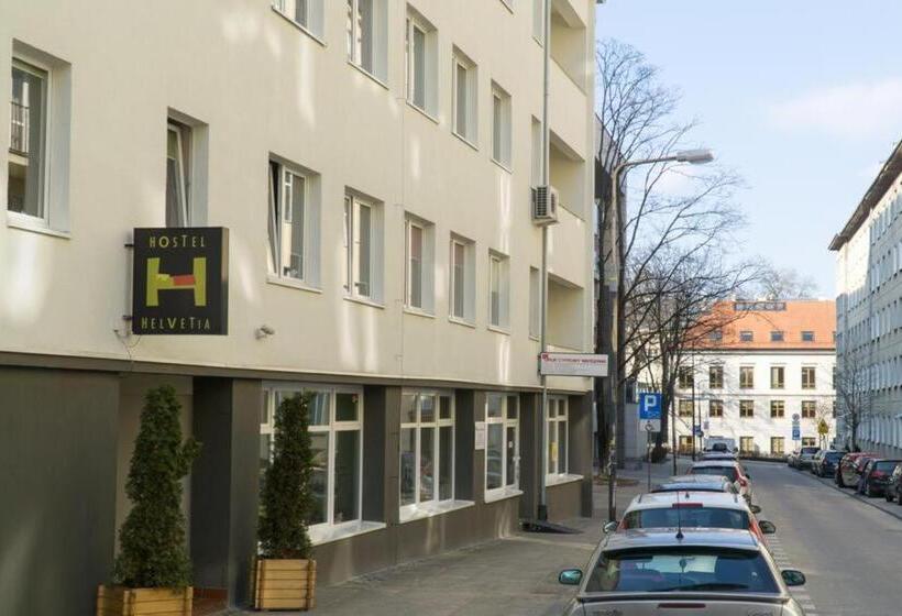 Кровать в Общей Комнате, Hostel Helvetia   Privates In City Center And Old Town