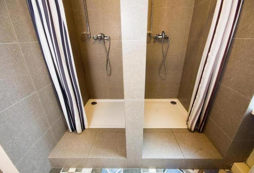 Номер Стандарт Совместная Ванная, Hostel Helvetia   Privates In City Center And Old Town