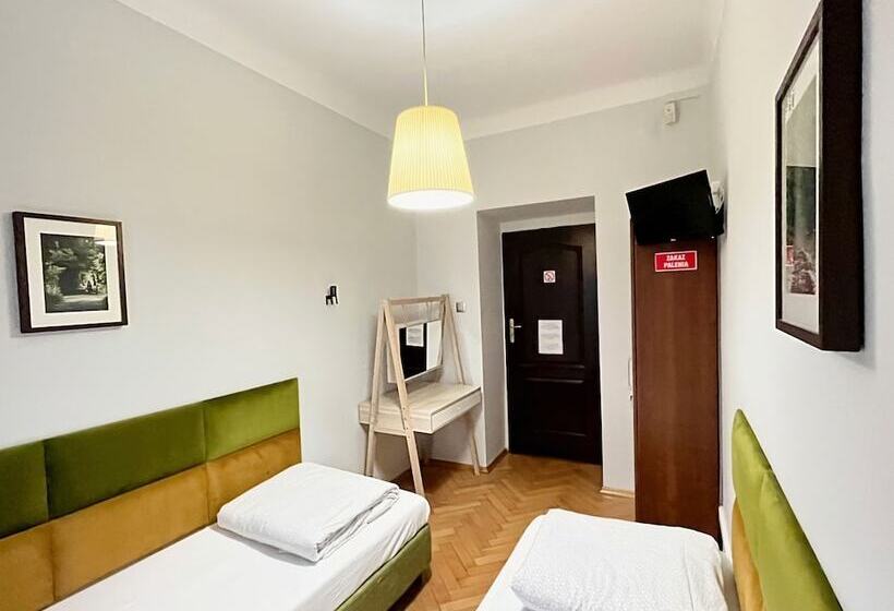 Номер Стандарт Совместная Ванная, Hostel Helvetia   Privates In City Center And Old Town
