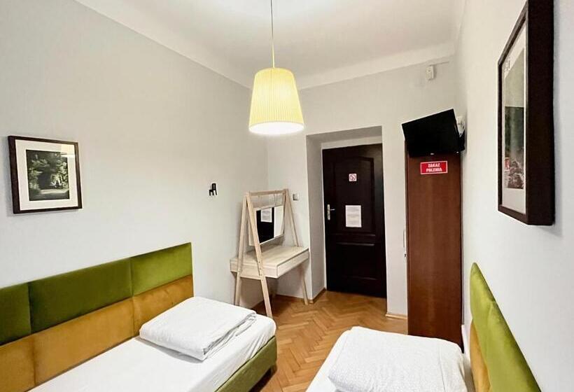 Номер Стандарт Совместная Ванная, Hostel Helvetia   Privates In City Center And Old Town