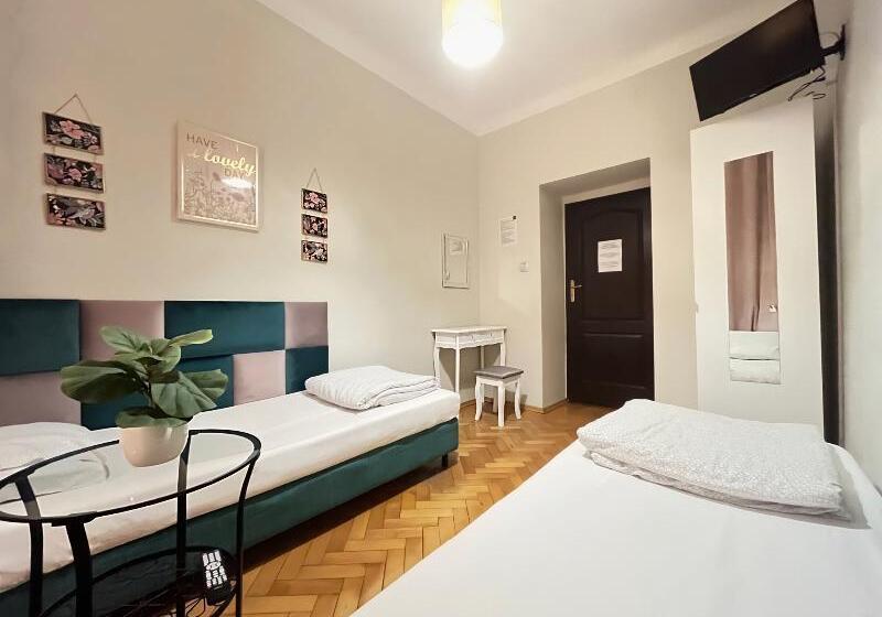 Номер Стандарт Совместная Ванная, Hostel Helvetia   Privates In City Center And Old Town