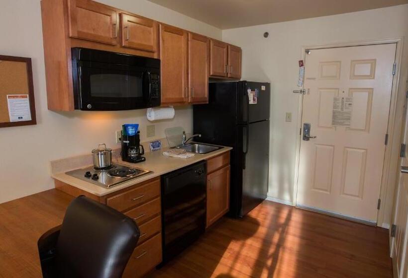 Студия Стандарт, Candlewood Suites Springfield, An Ihg