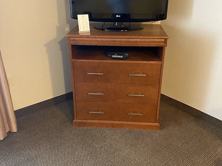 Студия Стандарт, Candlewood Williamsport, An Ihg