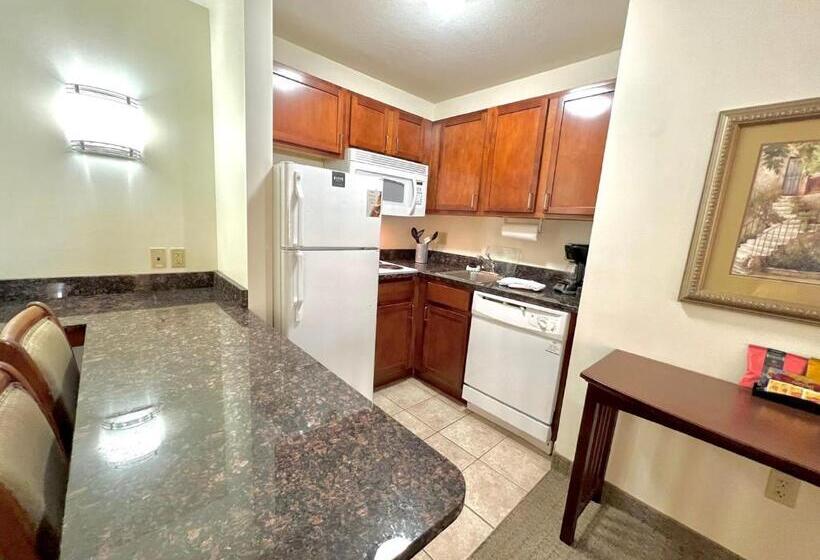 Люкс, Staybridge Suites Detroit Novi, An Ihg