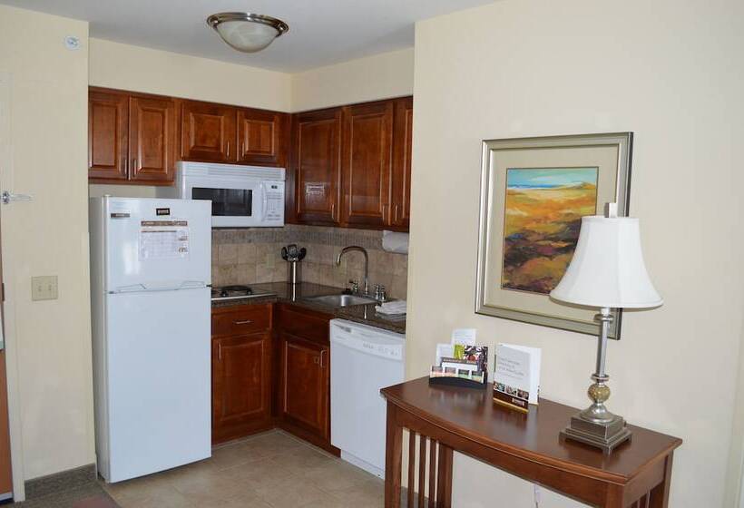 Люкс 2 Спальни, Staybridge Suites Milwaukee West Oconomowoc, An Ihg