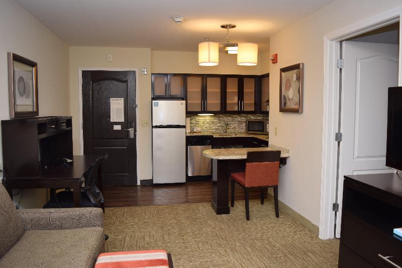 Люкс, Staybridge Suites Syracuse Liverpool, An Ihg