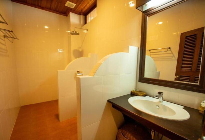 اتاق لوکس, Treasure Hotel Laos