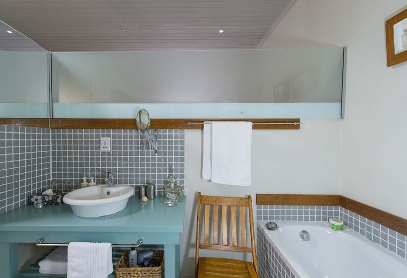 Номер Стандарт, Whalesong Lodge