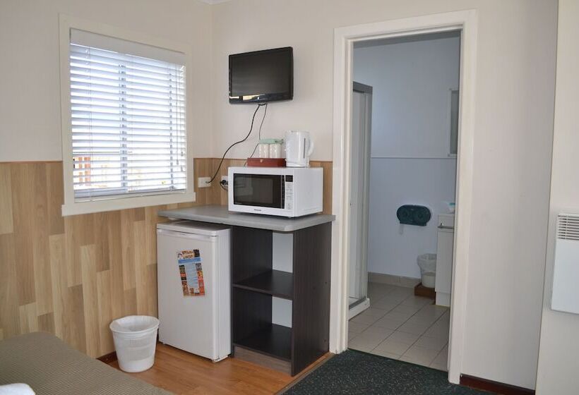 패밀리 룸, Hobart Tower Motel