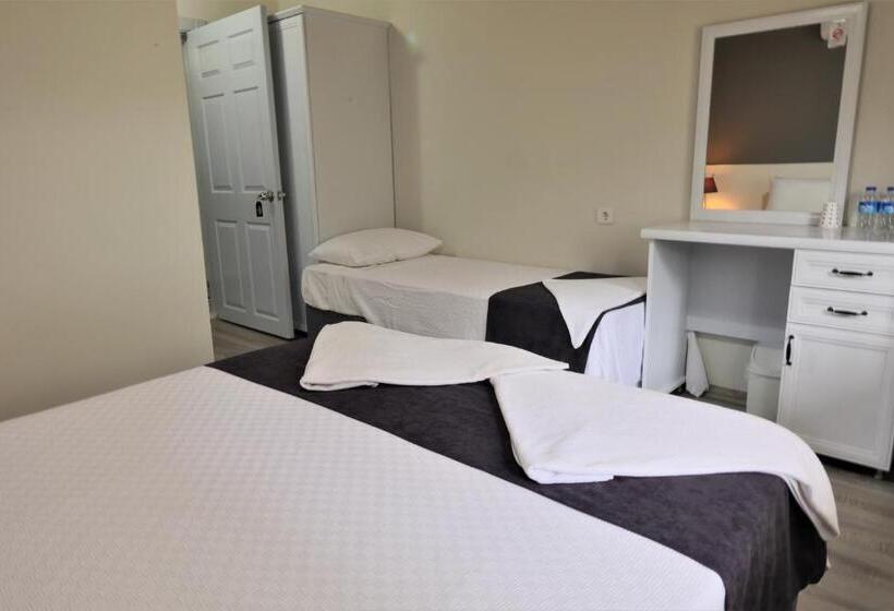 Номер Стандарт, Canada Hotel & Bungalows