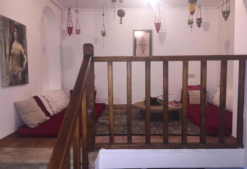 2 Bedroom House, Sabah Pansiyon