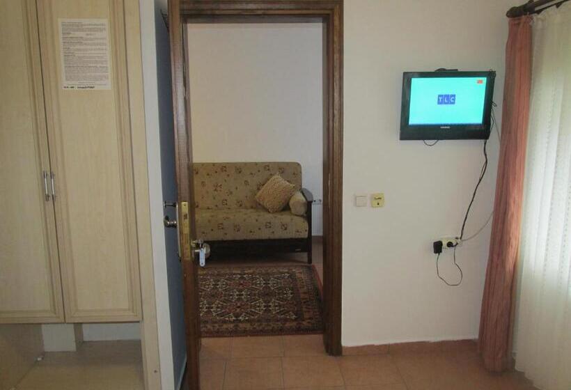 2 Bedroom Apartment, Sabah Pansiyon