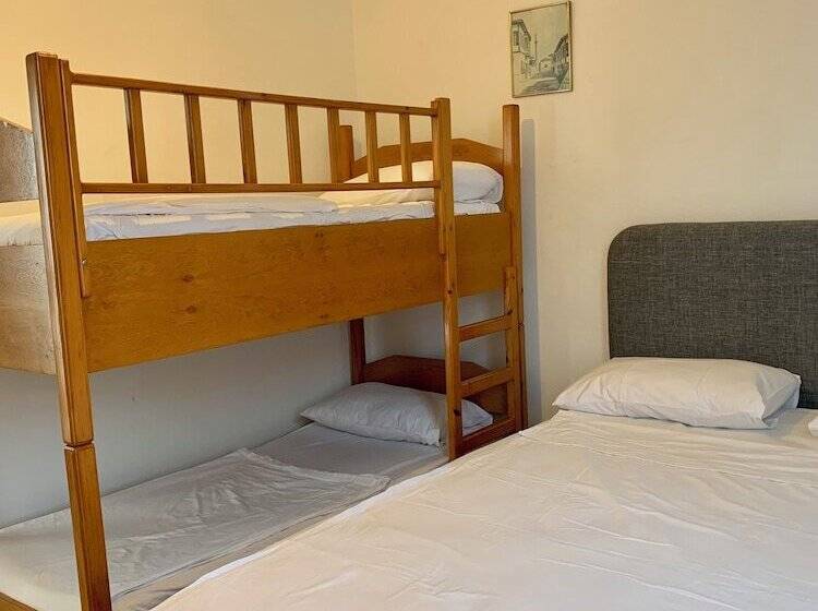 Standard Triple Room, Sabah Pansiyon