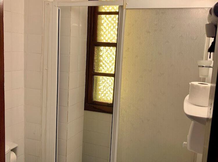 Standard Triple Room, Sabah Pansiyon