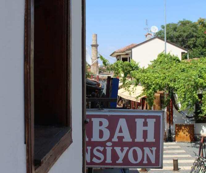 Standard Quadruple Room, Sabah Pansiyon