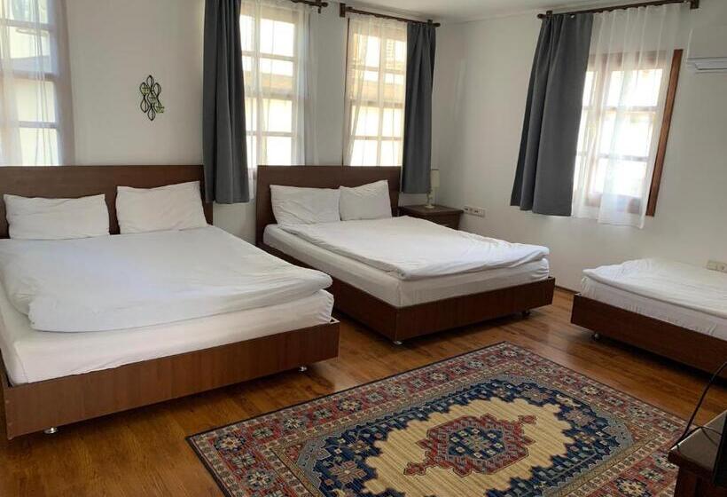 2 Bedroom House, Sabah Pansiyon