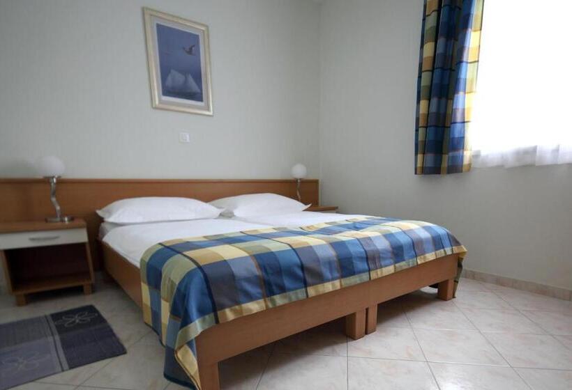 آپارتمان 2 خوابه, Apartments Ivana