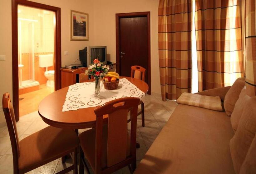 آپارتمان 2 خوابه, Apartments Ivana