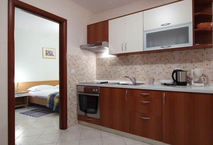 آپارتمان 1 خوابه, Apartments Ivana