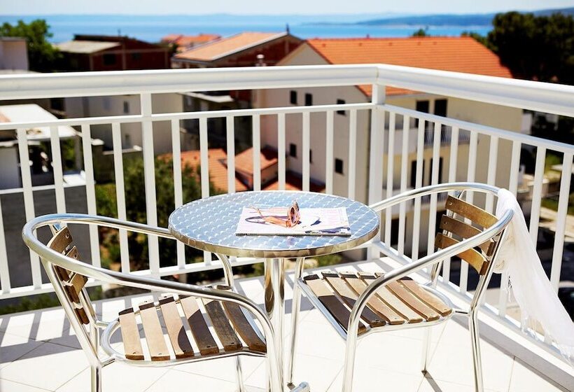 آپارتمان 1 خوابه, Apartments Ivana