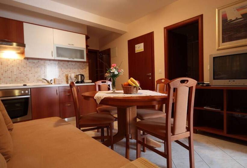 آپارتمان 1 خوابه, Apartments Ivana
