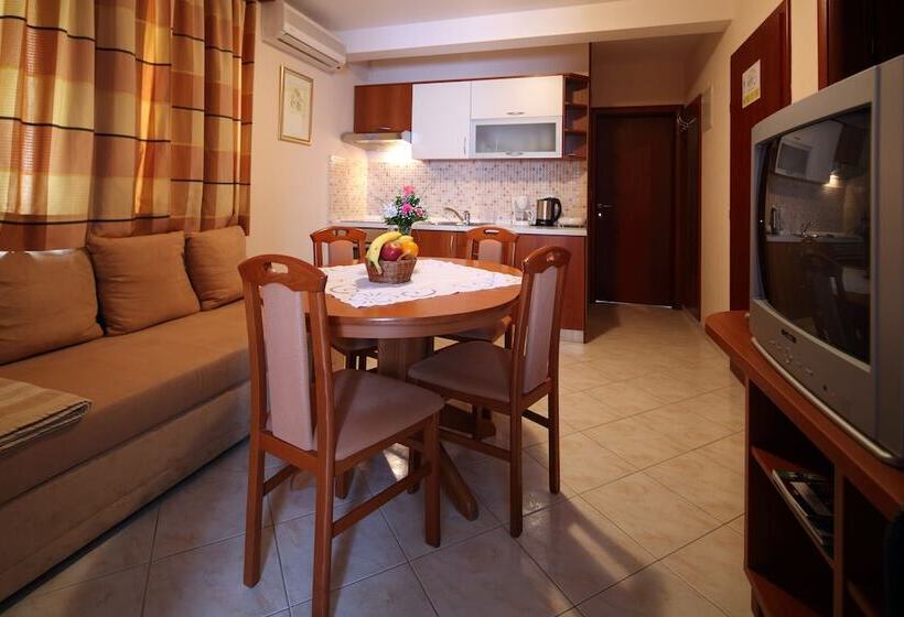 آپارتمان 1 خوابه, Apartments Ivana