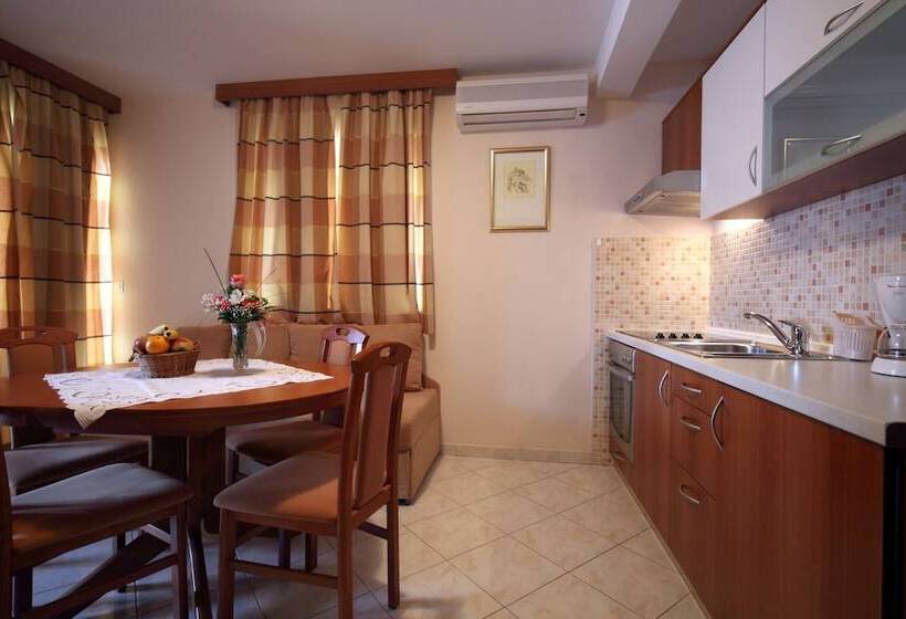آپارتمان 1 خوابه, Apartments Ivana