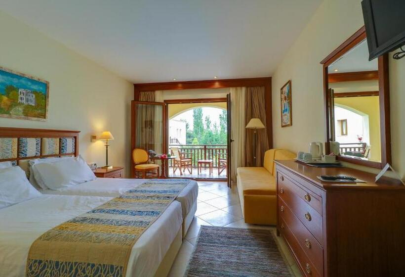 اتاق استاندارد با چشم‌انداز استخر, Aegean Melathron Thalasso Spa