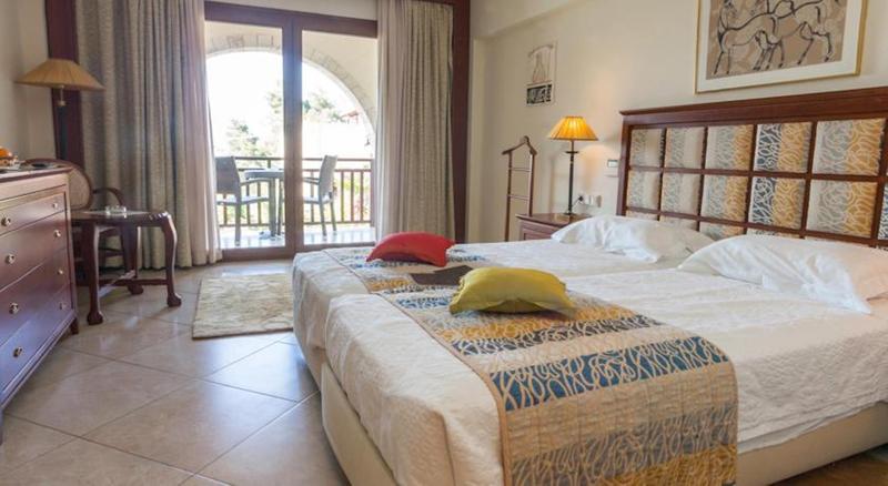 اتاق استاندارد با چشم‌انداز استخر, Aegean Melathron Thalasso Spa