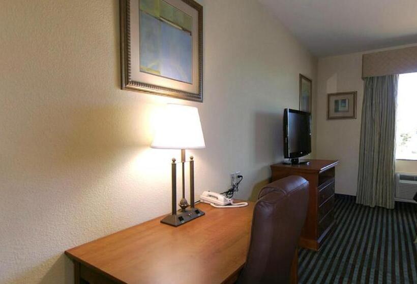 Люкс Кровать Кинг, Executive Inn & Suites