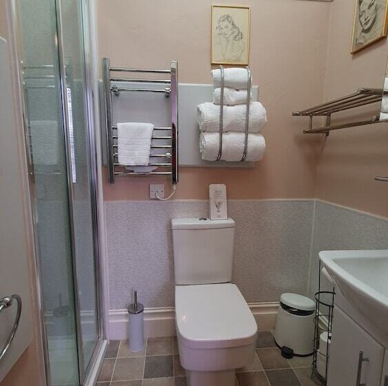 Полулюкс, Abbeyfield B&b