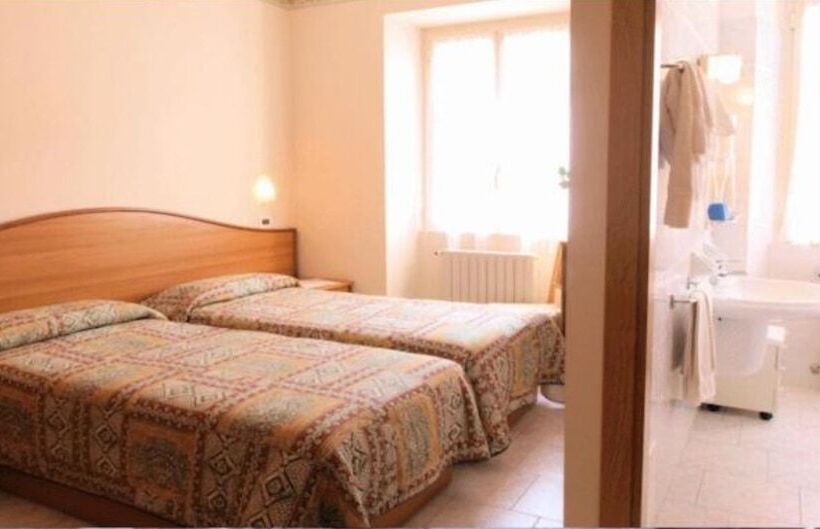 اتاق استاندارد سه نفره, Brisino
