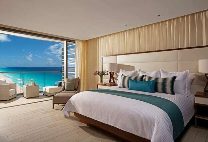 חדר דחוקס עם מיטת קינג, Secrets The Vine Cancun   All Inclusive Adults Only