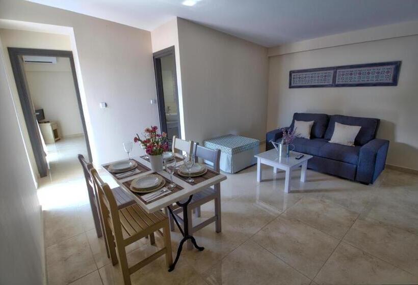 آپارتمان 1 خوابه, Two Brothers Studios & Apts