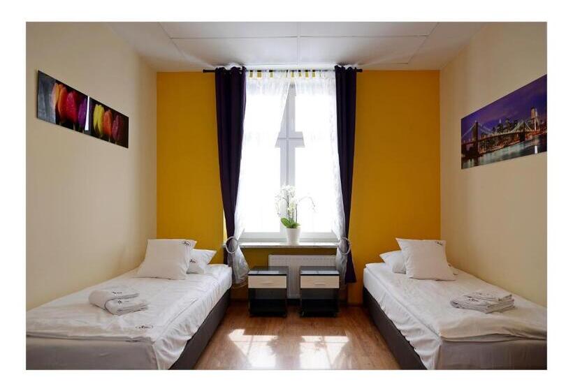 اتاق لوکس, 3 City Hostel