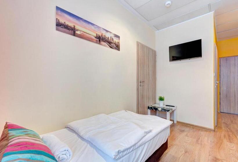 اتاق لوکس, 3 City Hostel