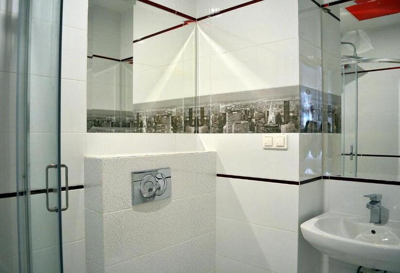 اتاق لوکس, 3 City Hostel
