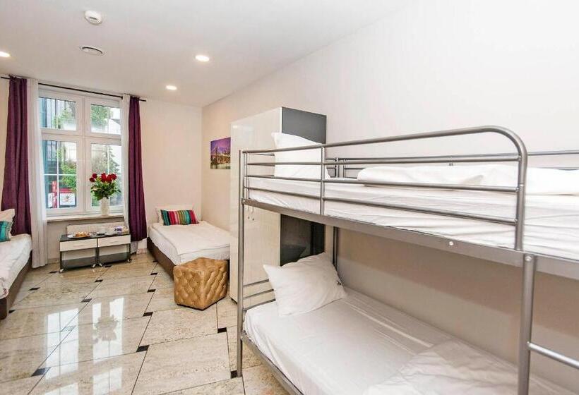 اتاق لوکس چهار تخته, 3 City Hostel