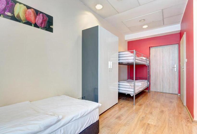 اتاق لوکس چهار تخته, 3 City Hostel