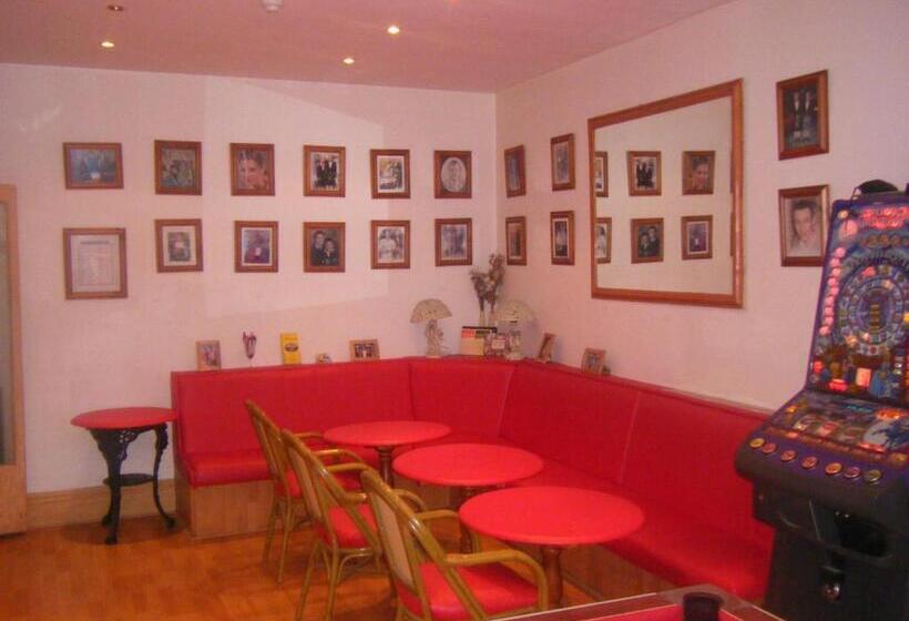 חדר משפחתי, Fairhaven Hotel On Woodfield Road