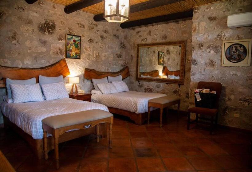 اتاق استاندارد با 2 تخت دوبل, Nirvana Restaurant & Retreat