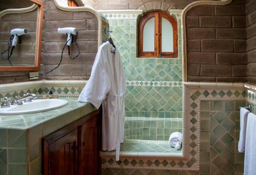 اتاق استاندارد, Nirvana Restaurant & Retreat