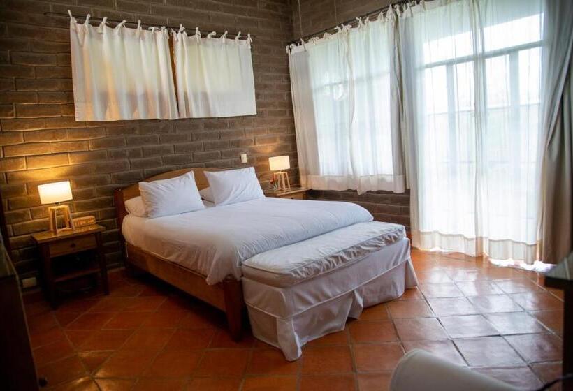 اتاق استاندارد, Nirvana Restaurant & Retreat