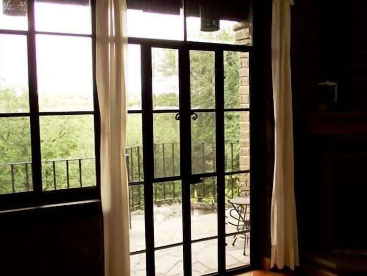 اتاق استاندارد, Nirvana Restaurant & Retreat