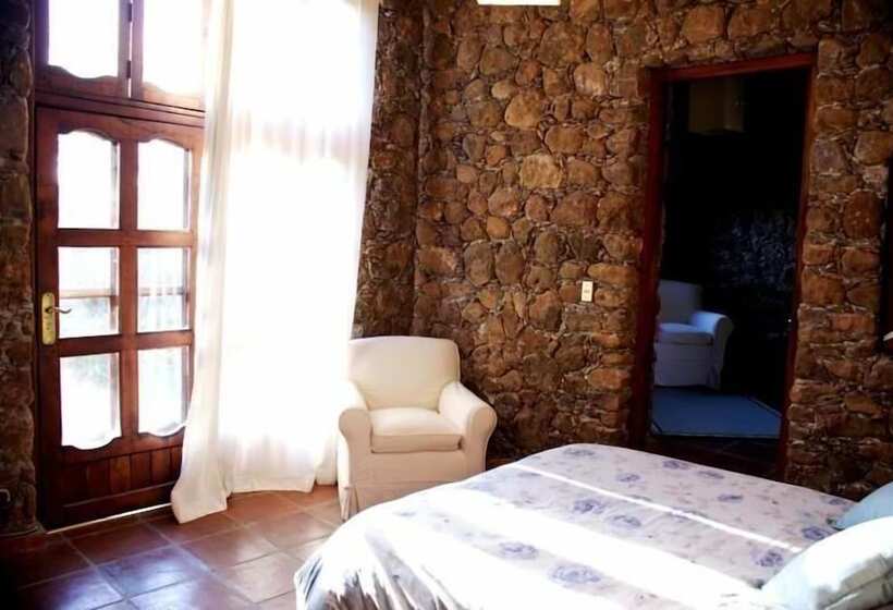 سوییت جونیور, Nirvana Restaurant & Retreat