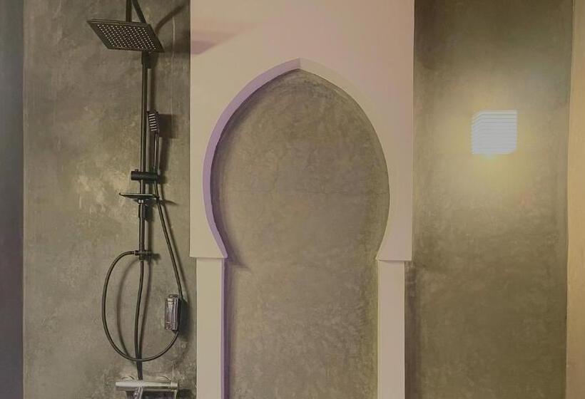Delüks Süit, Riad Pourpre Medina